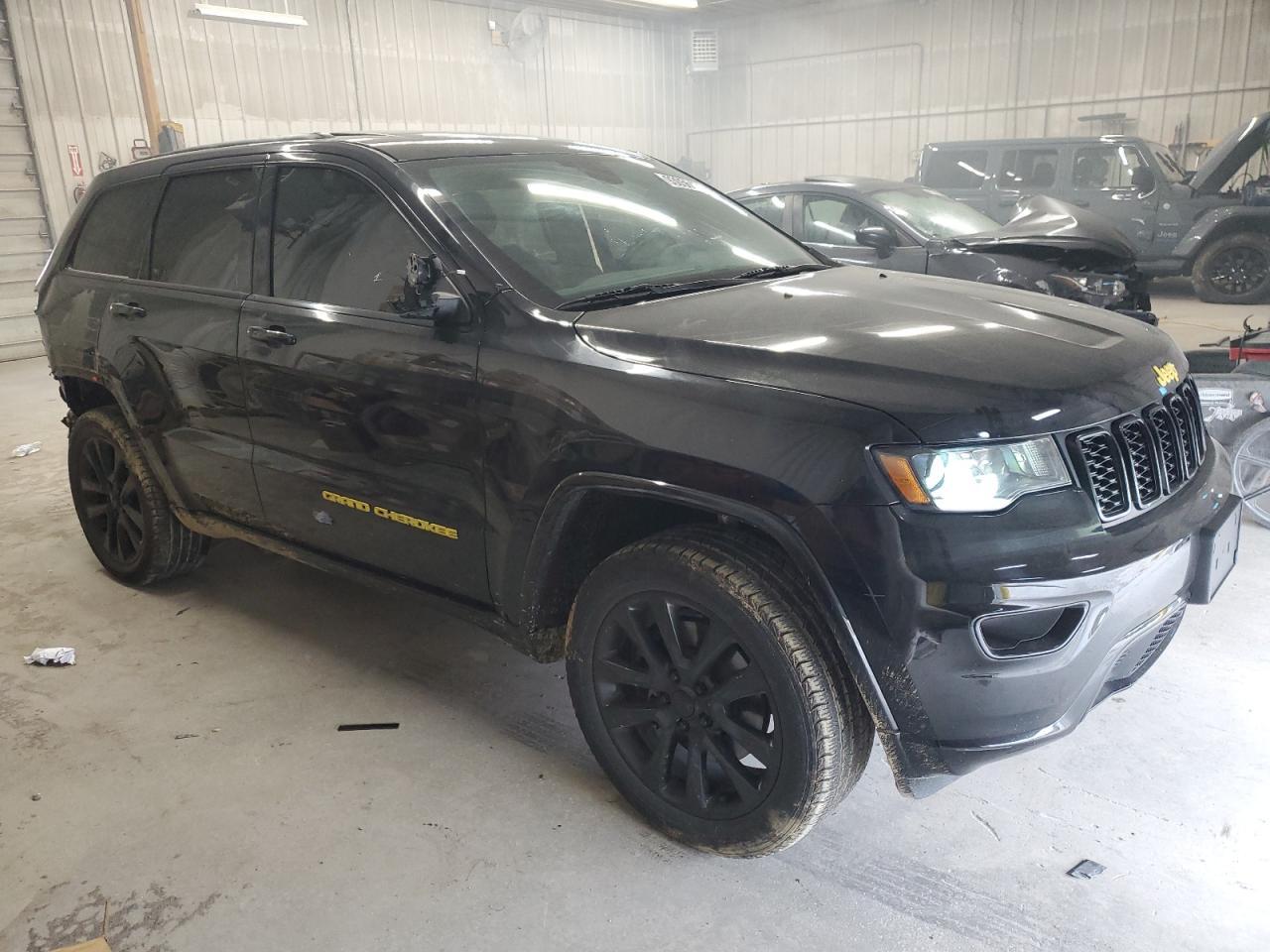 2021 Jeep Grand Cherokee Laredo - Image 4