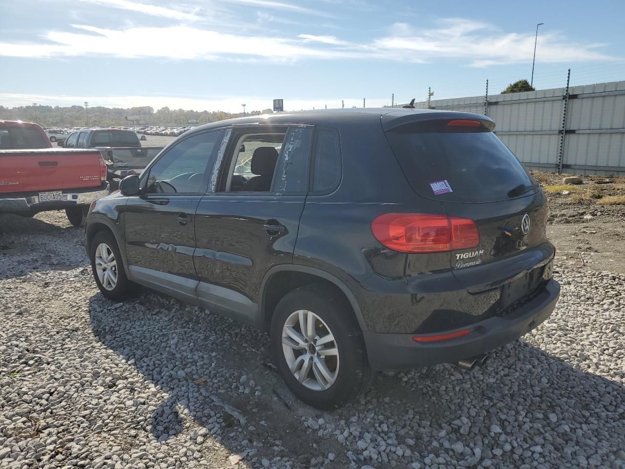 2012 Volkswagen Tiguan S - Фото 2