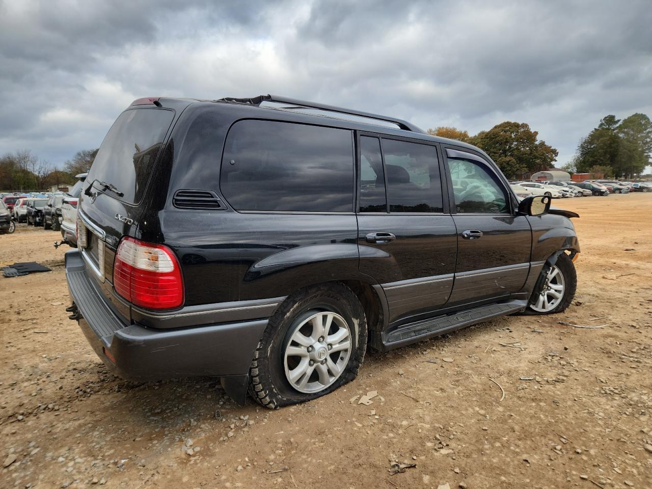 2004 Lexus Lx 470 - Image 3
