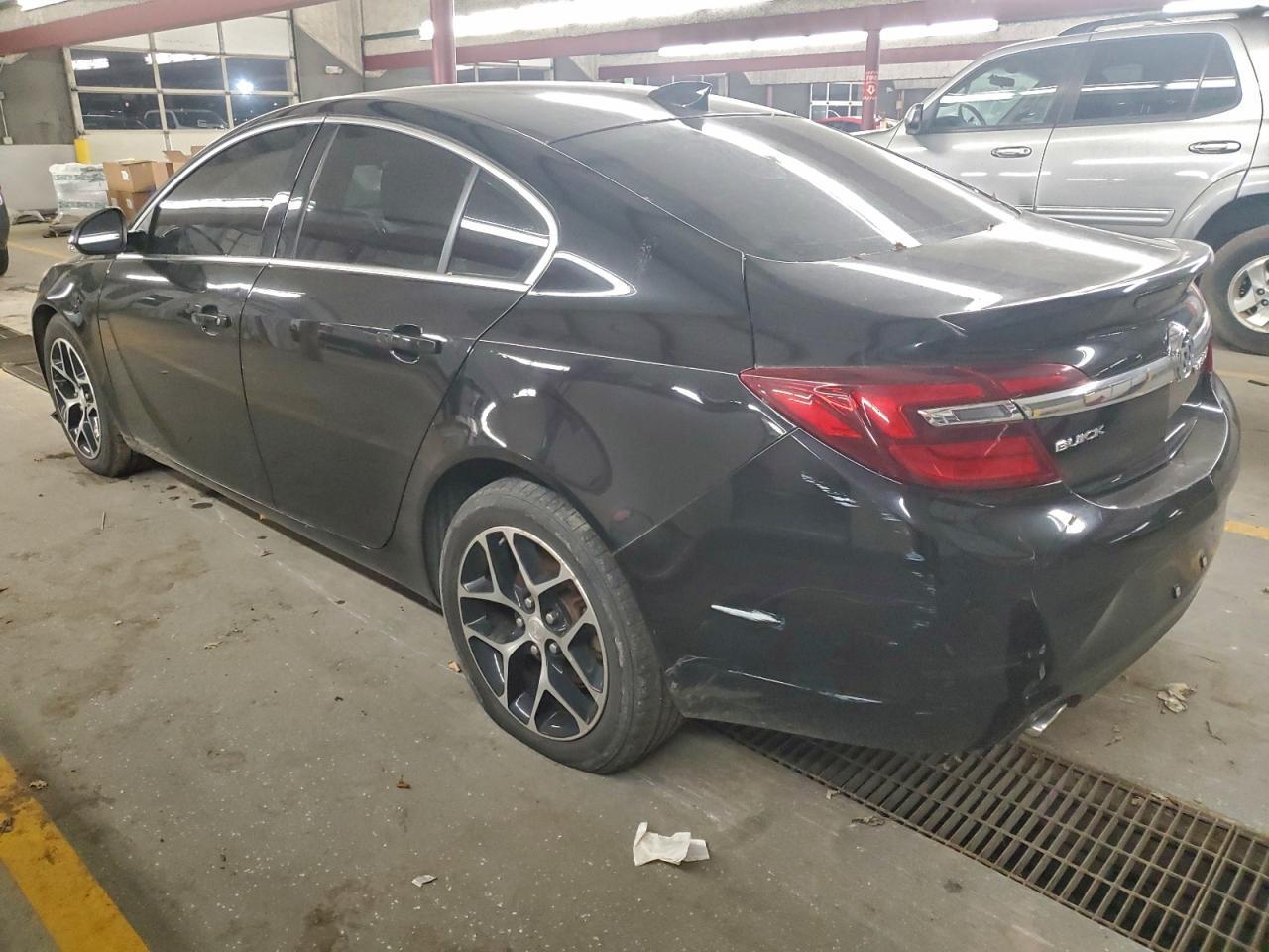 2017 Buick Regal Sport Touring - Фото 2