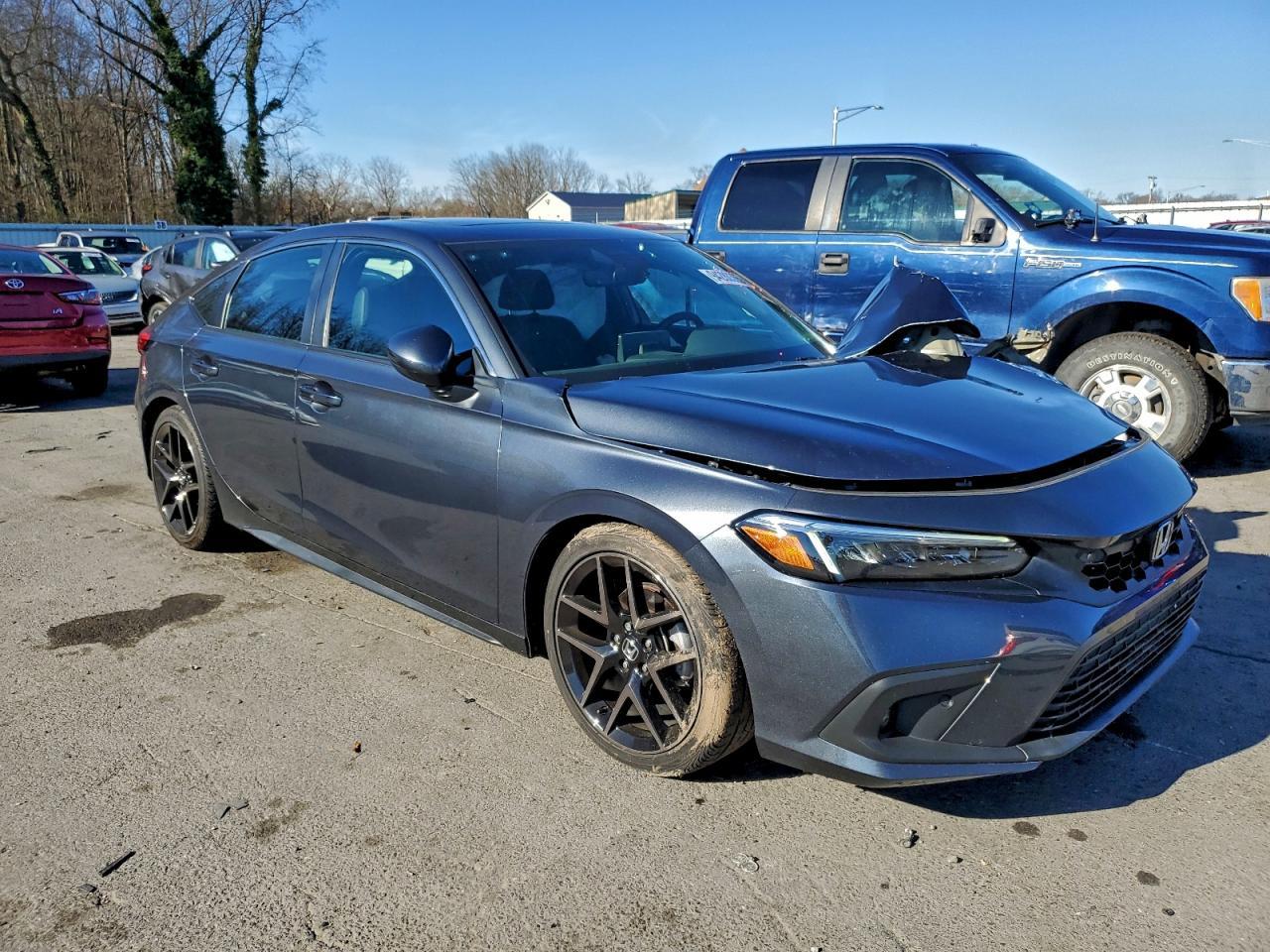 2022 Honda Civic Sport Touring - Image 4
