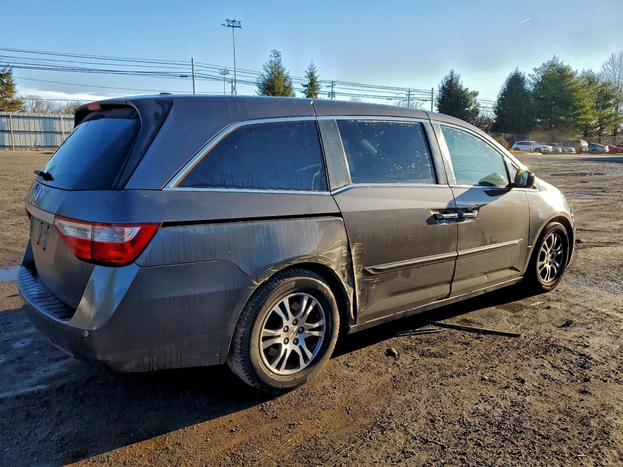 2011 Honda Odyssey Exl - Image 3