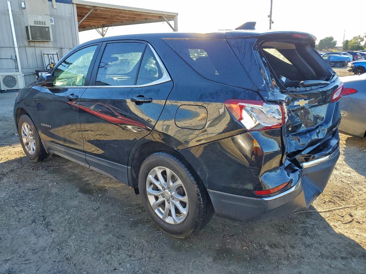 2021 Chevrolet Equinox Lt - Image 2