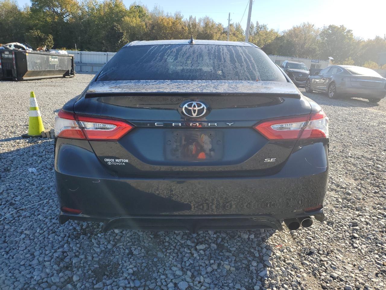 2020 Toyota Camry Se - Фото 6