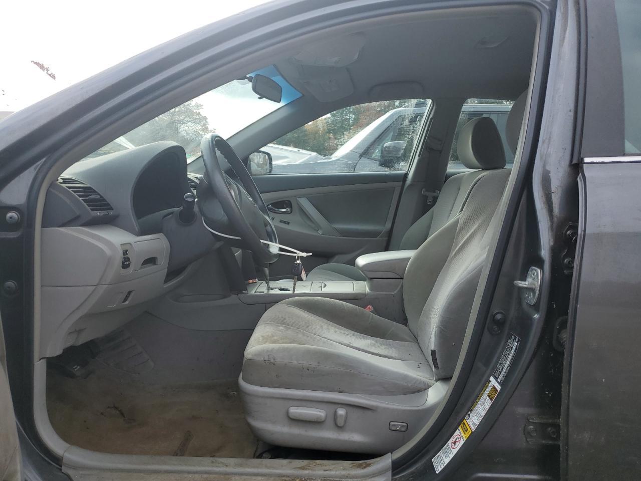 2010 Toyota Camry Le - Image 7