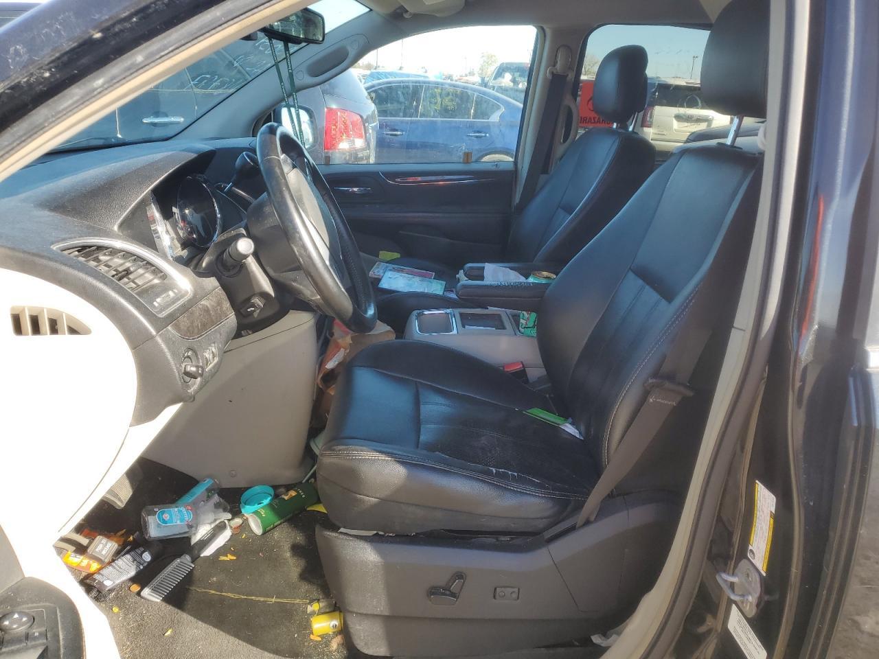 2012 Chrysler Town & Country Touring L - Фото 7