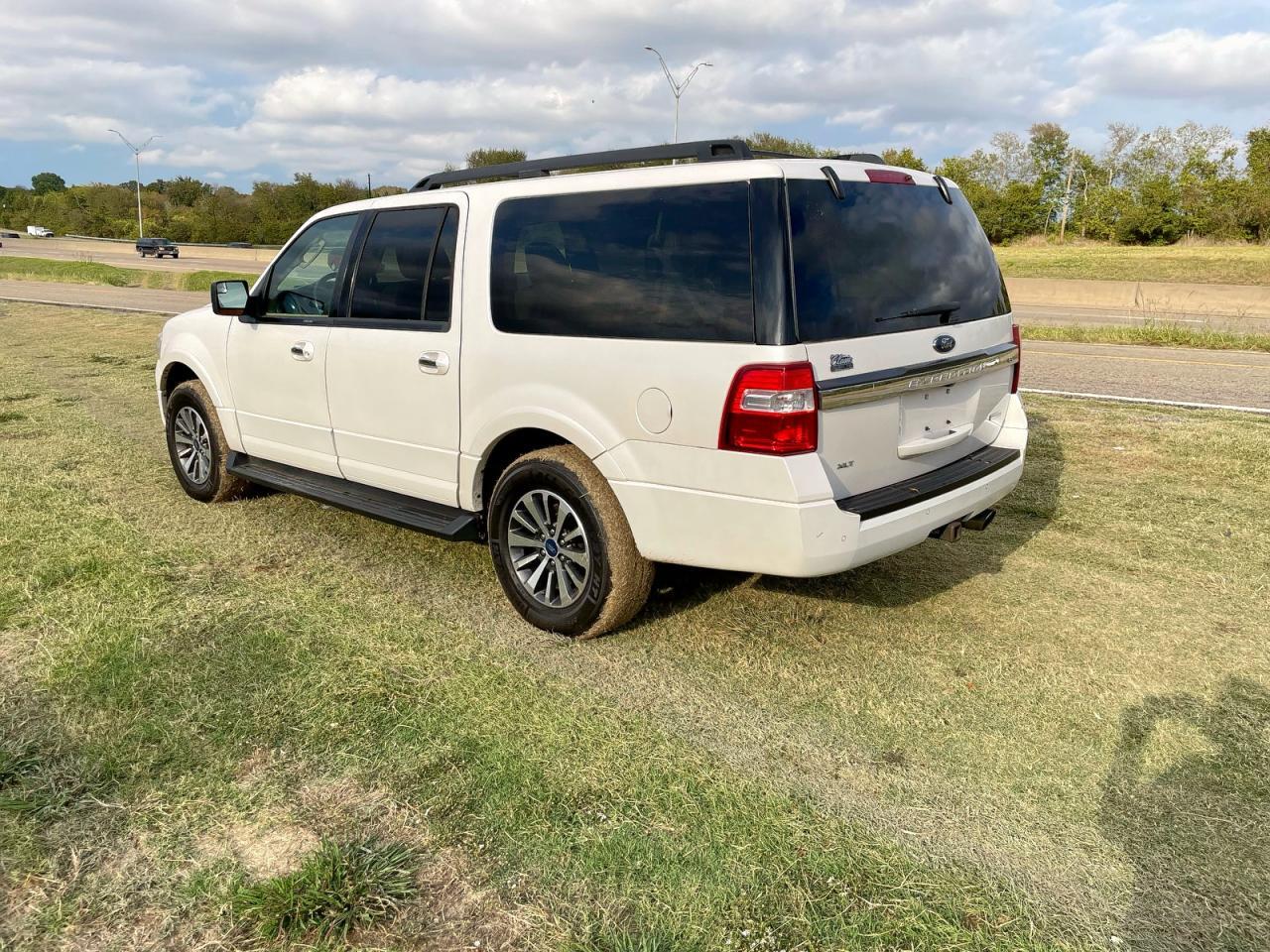 2017 Ford Expedition El Xlt - Image 3