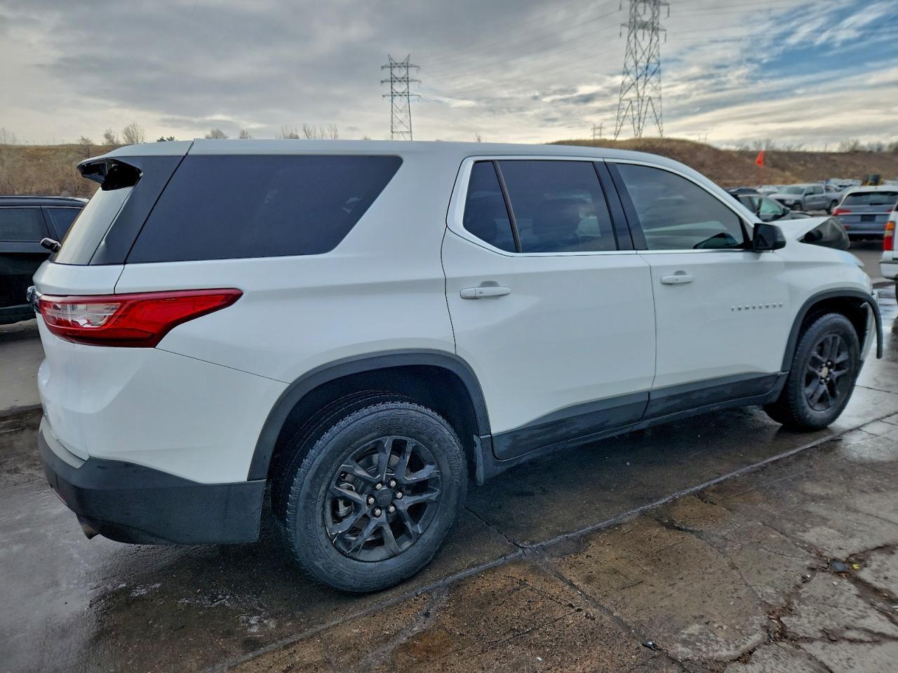 2020 Chevrolet Traverse Ls - Image 3