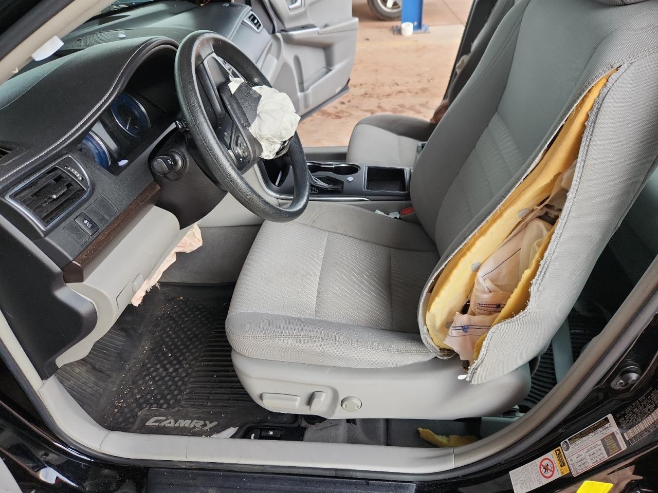 2017 Toyota Camry Le - Image 7