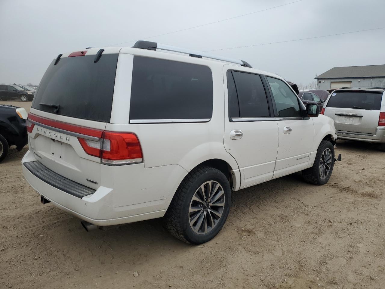 2016 Lincoln Navigator Select - Image 3