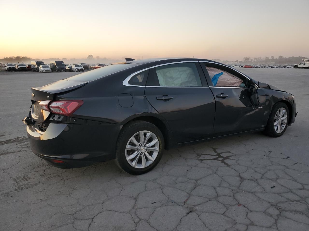 2022 Chevrolet Malibu Lt - Фото 3