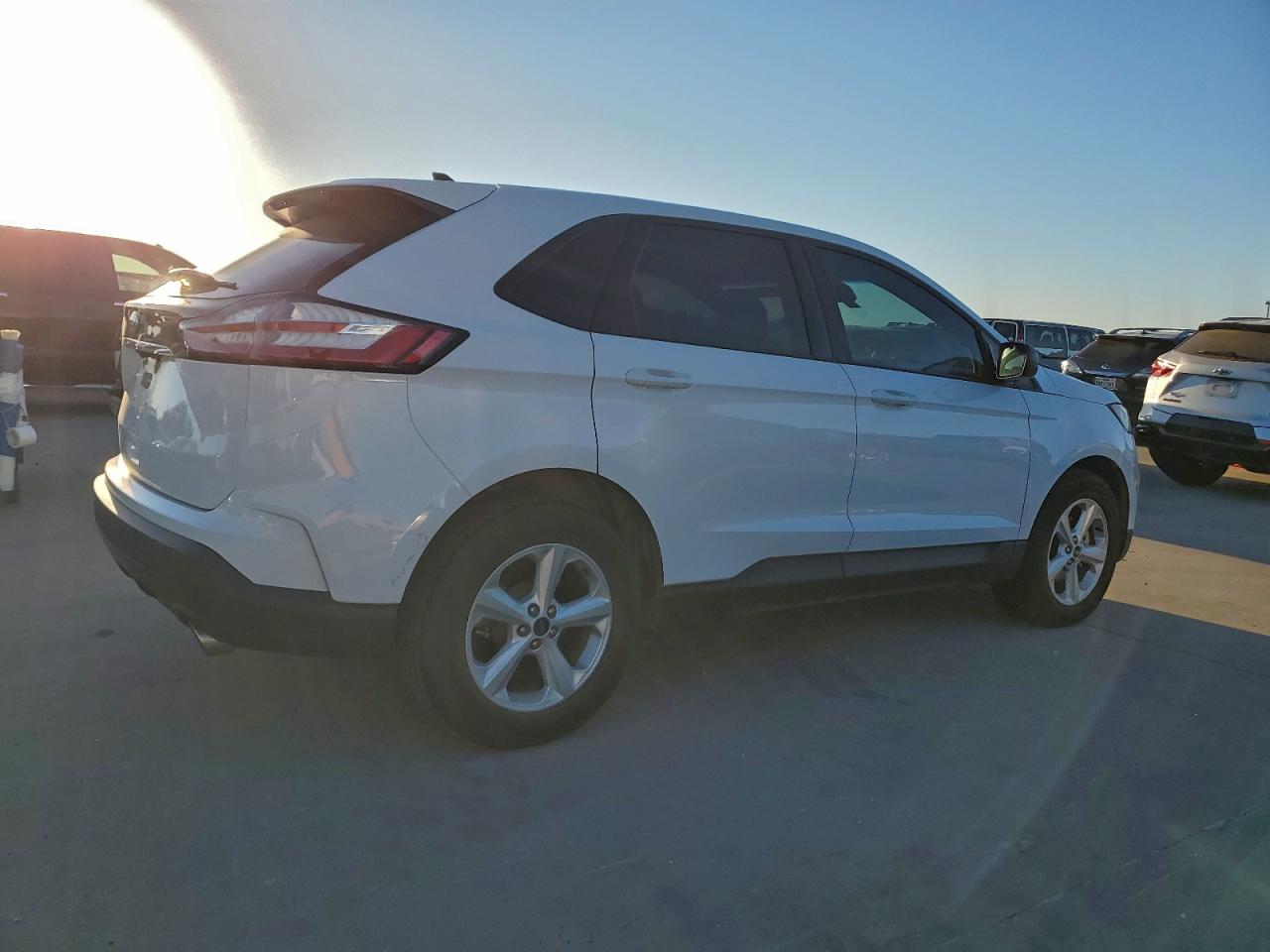 2019 Ford Edge Se - Image 3