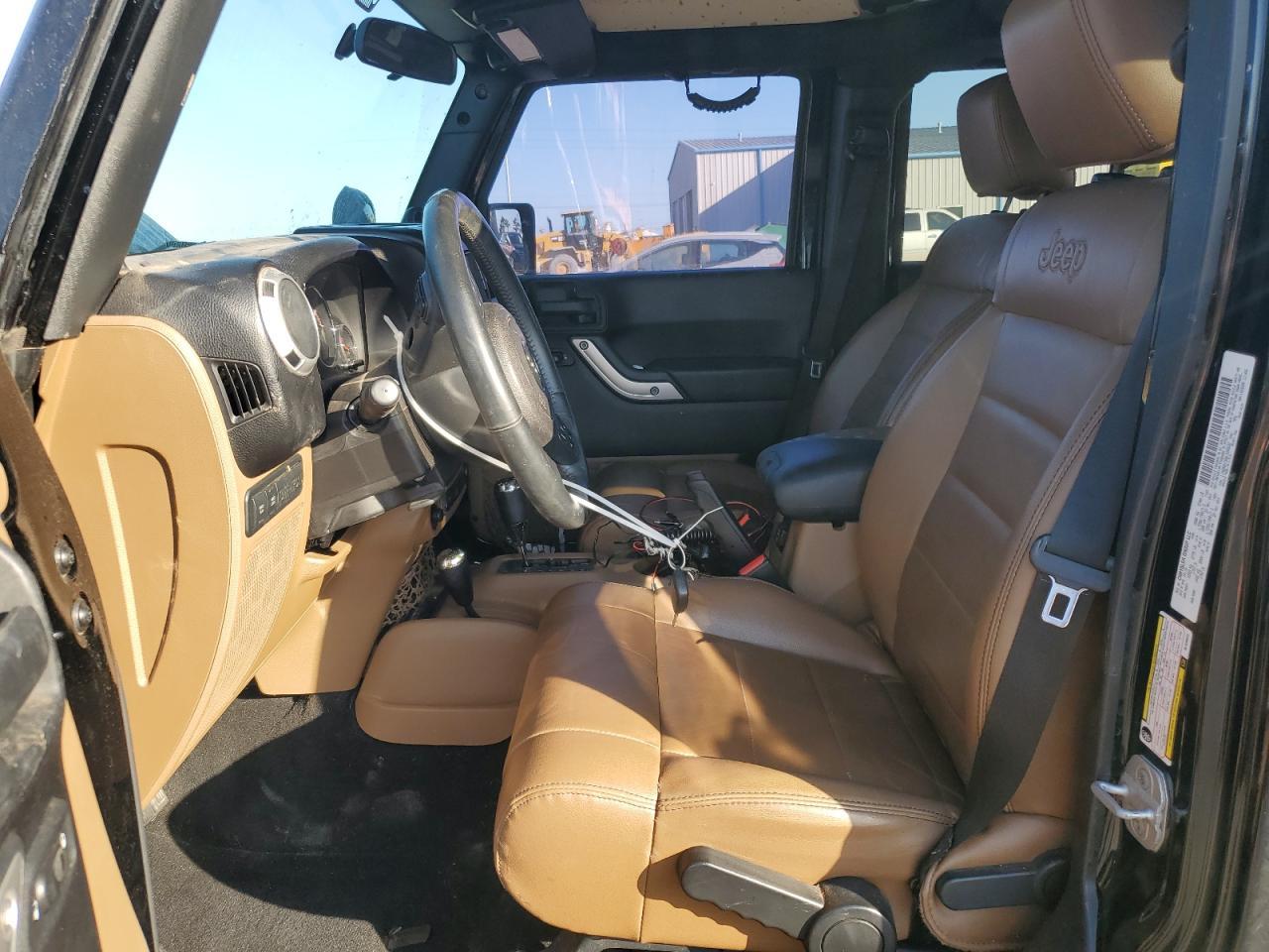 2011 Jeep Wrangler Unlimited Rubicon - Image 7