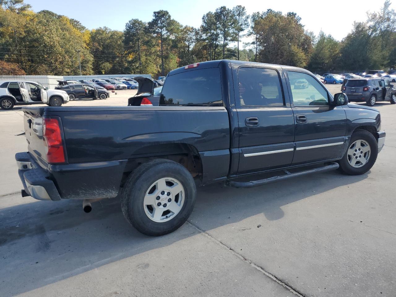 2006 Chevrolet Silverado C1500 - Image 3