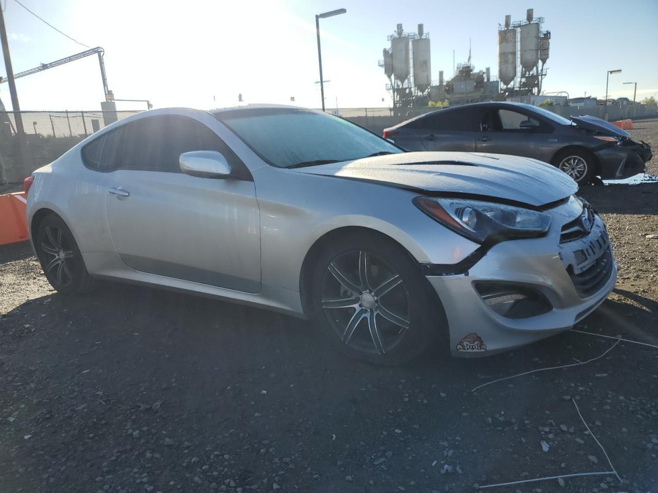 2013 Hyundai Genesis Coupe 2.0T - Фото 4