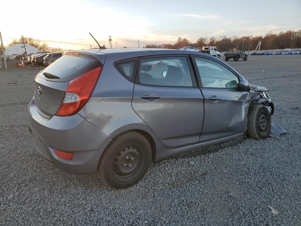 2017 Hyundai Accent Se - Image 3