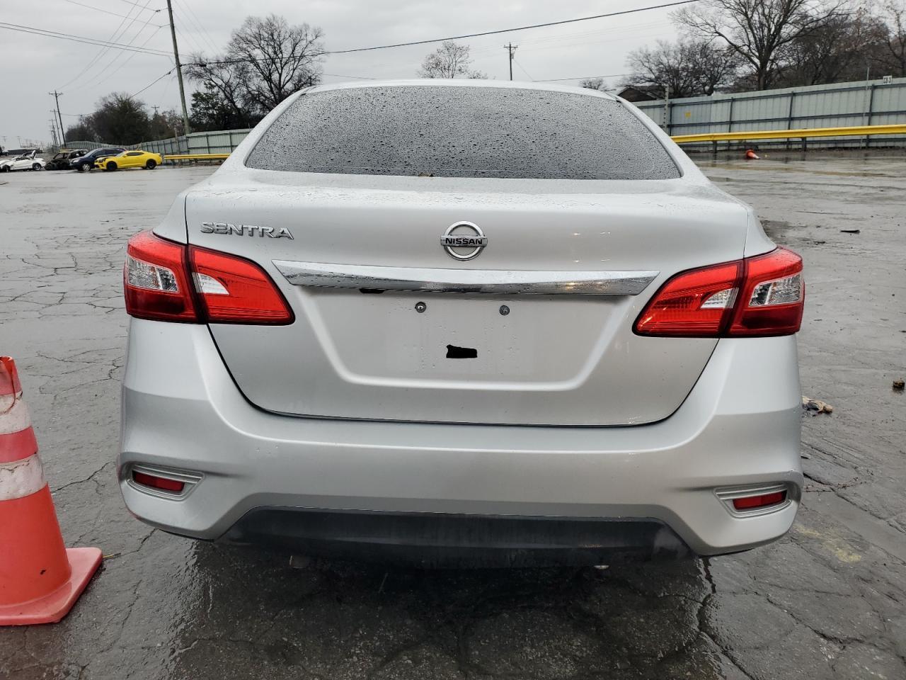2018 Nissan Sentra S - Фото 6