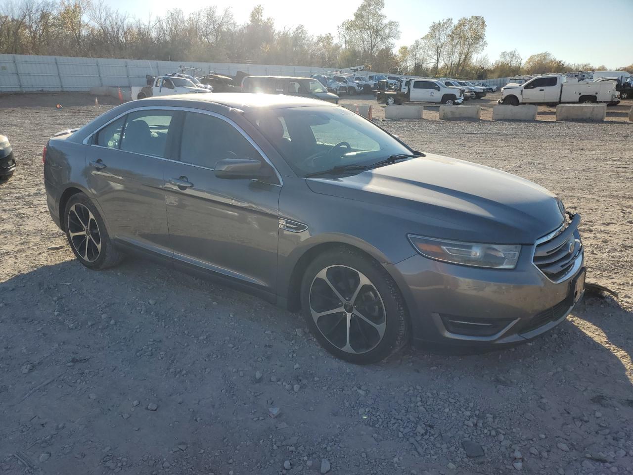 2014 Ford Taurus Sel - Image 4