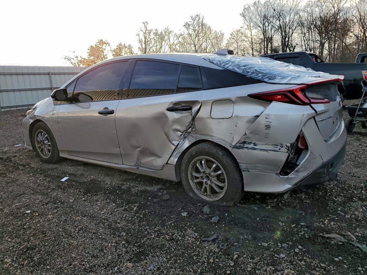 2017 Toyota Prius Prime - Фото 2