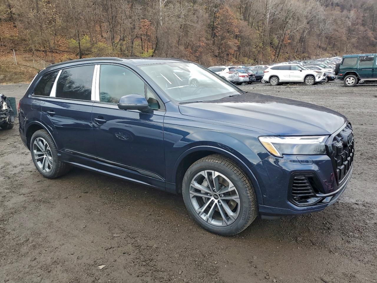 2026 Audi Q7 Premium - Image 4