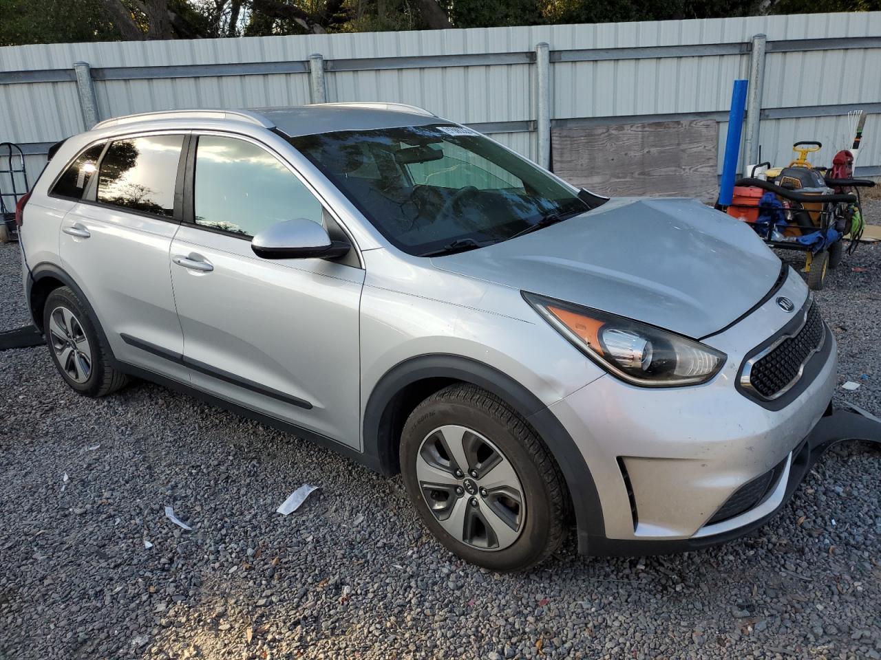 2017 Kia Niro Fe - Фото 4