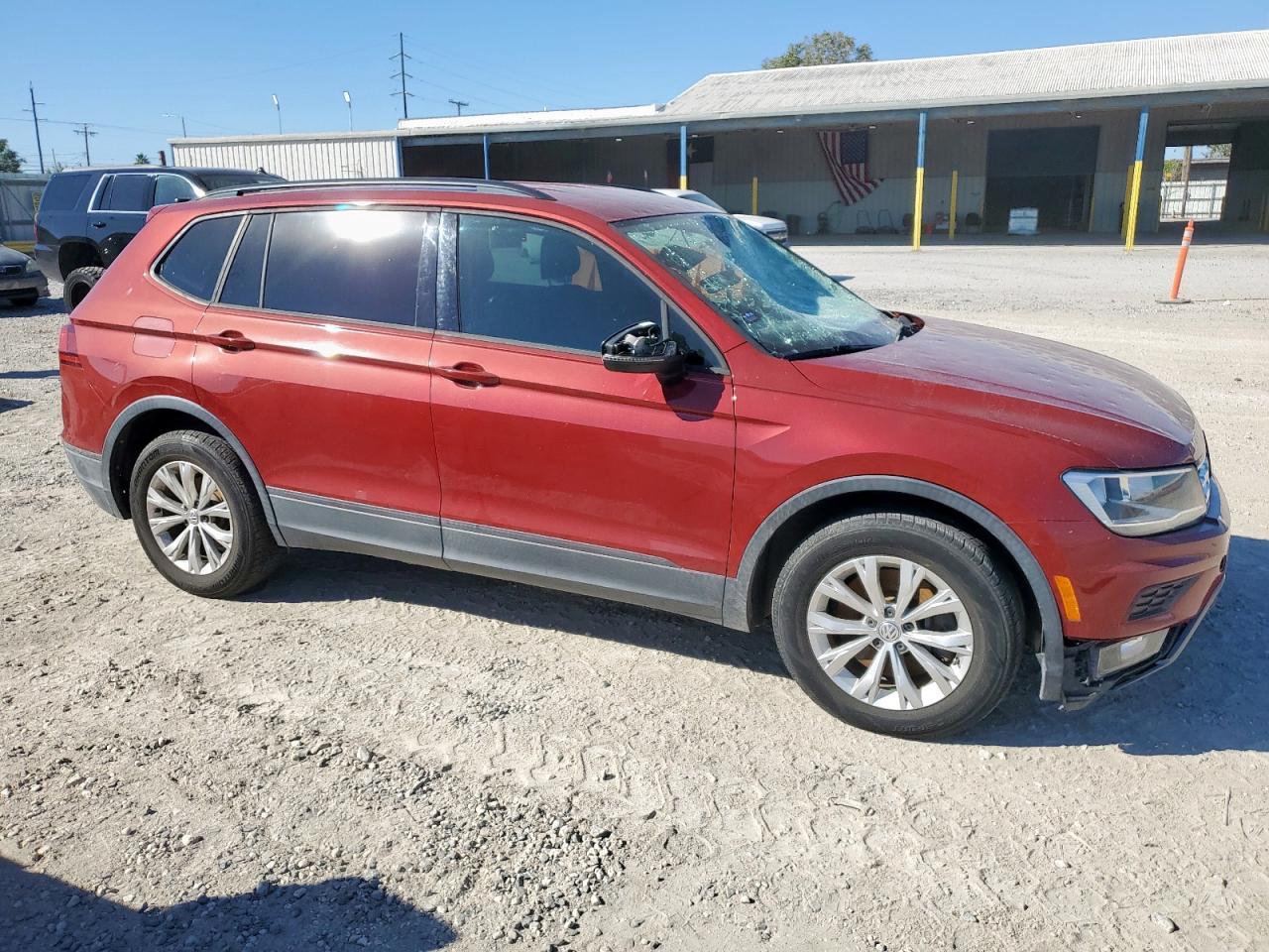 2018 Volkswagen Tiguan S - Фото 4