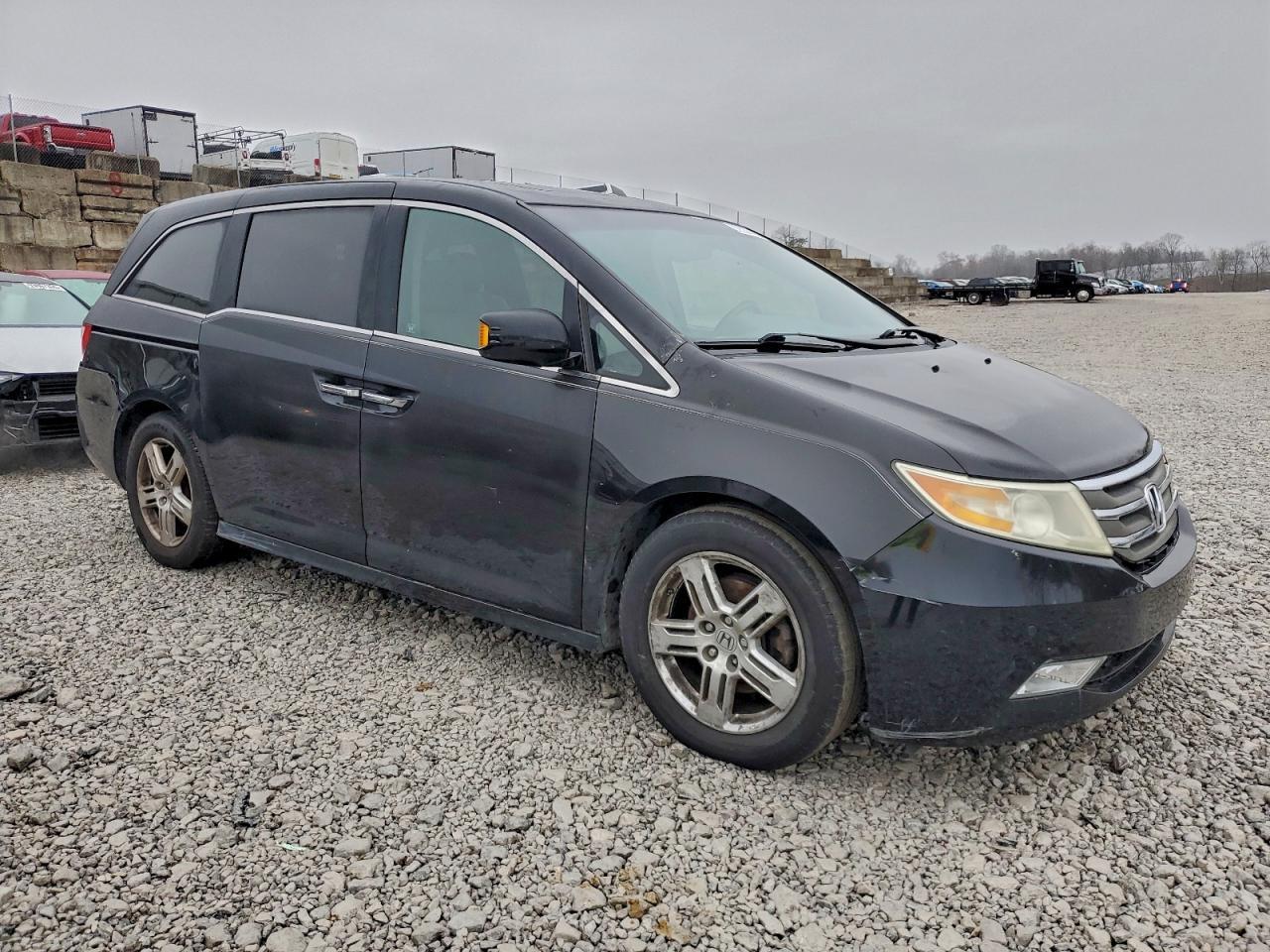 2011 Honda Odyssey Touring - Image 4