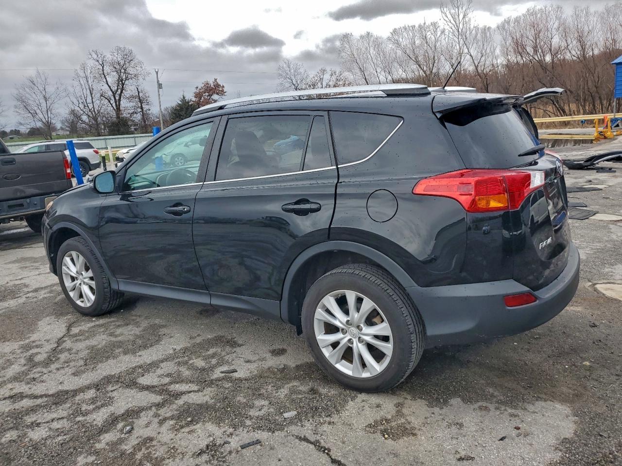 2015 Toyota Rav4 Limited - Фото 2
