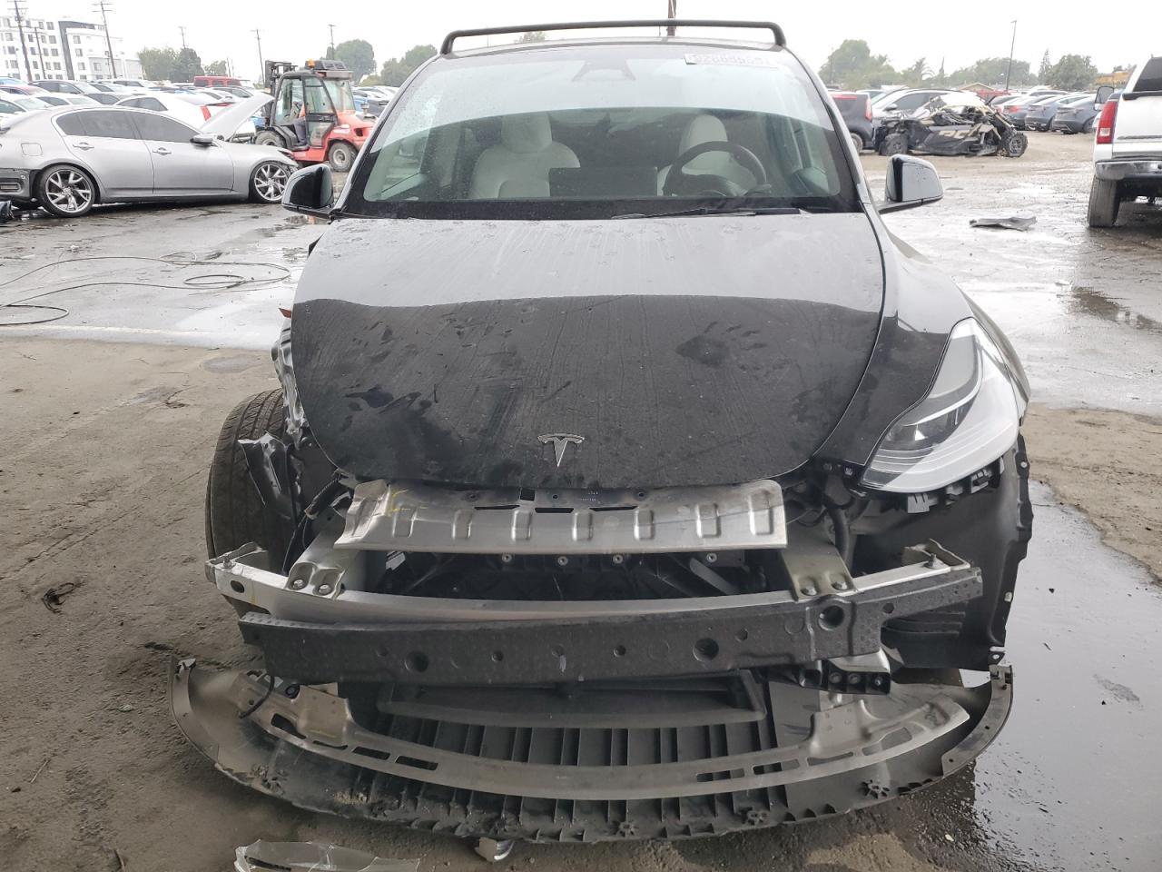 2023 Tesla Model Y - Image 5