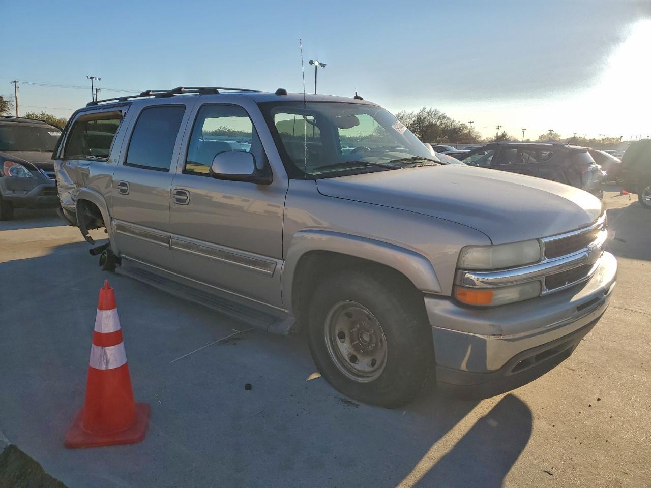 2005 Chevrolet Suburban C1500 - Image 4