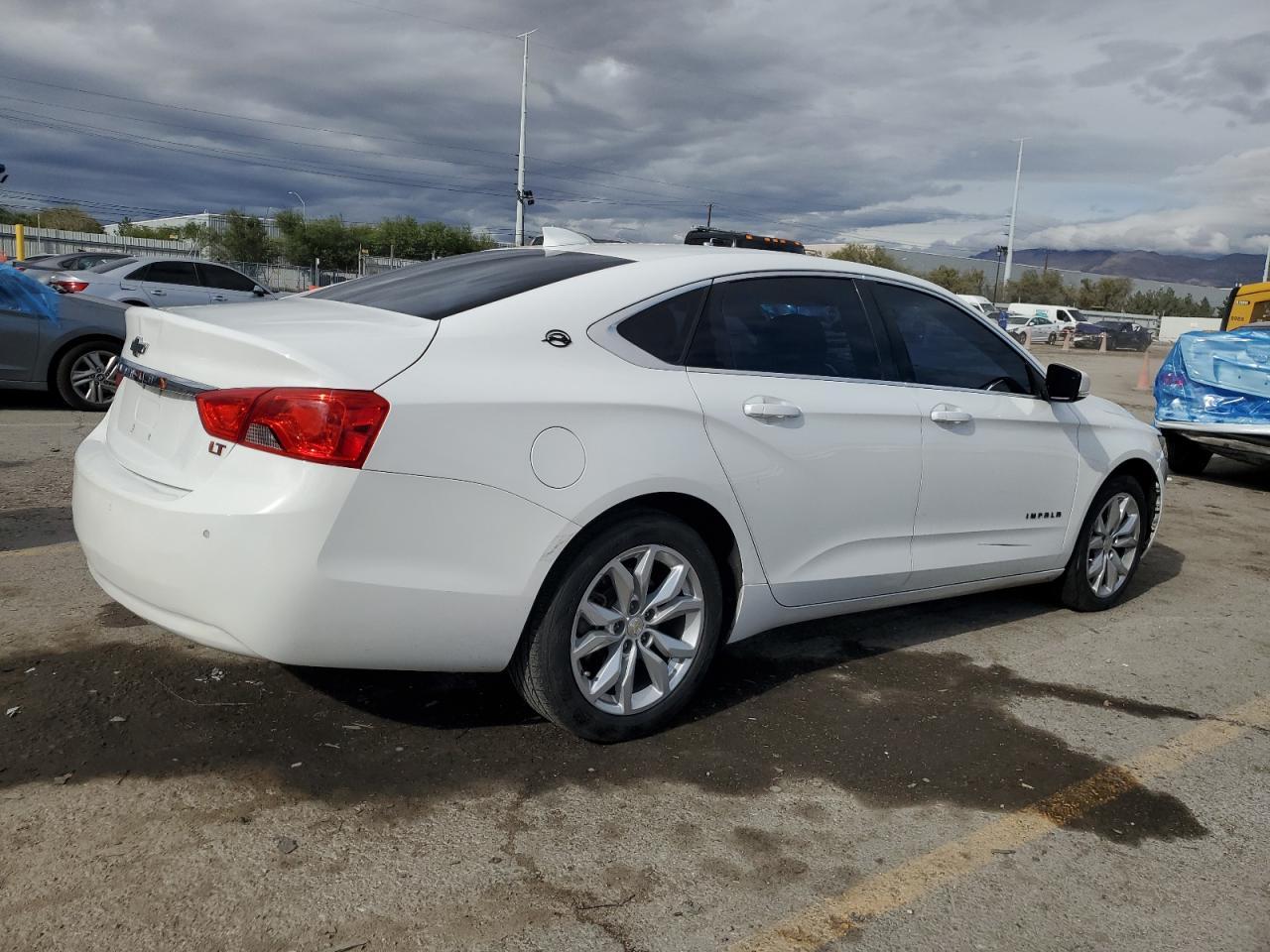 2017 Chevrolet Impala Lt - Image 3