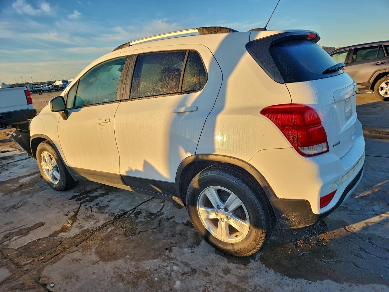 2021 Chevrolet Trax 1Lt - Фото 2