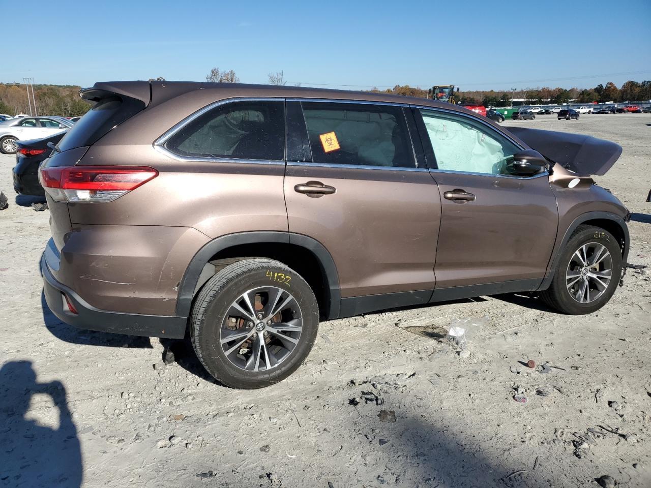 2019 Toyota Highlander Le - Фото 3