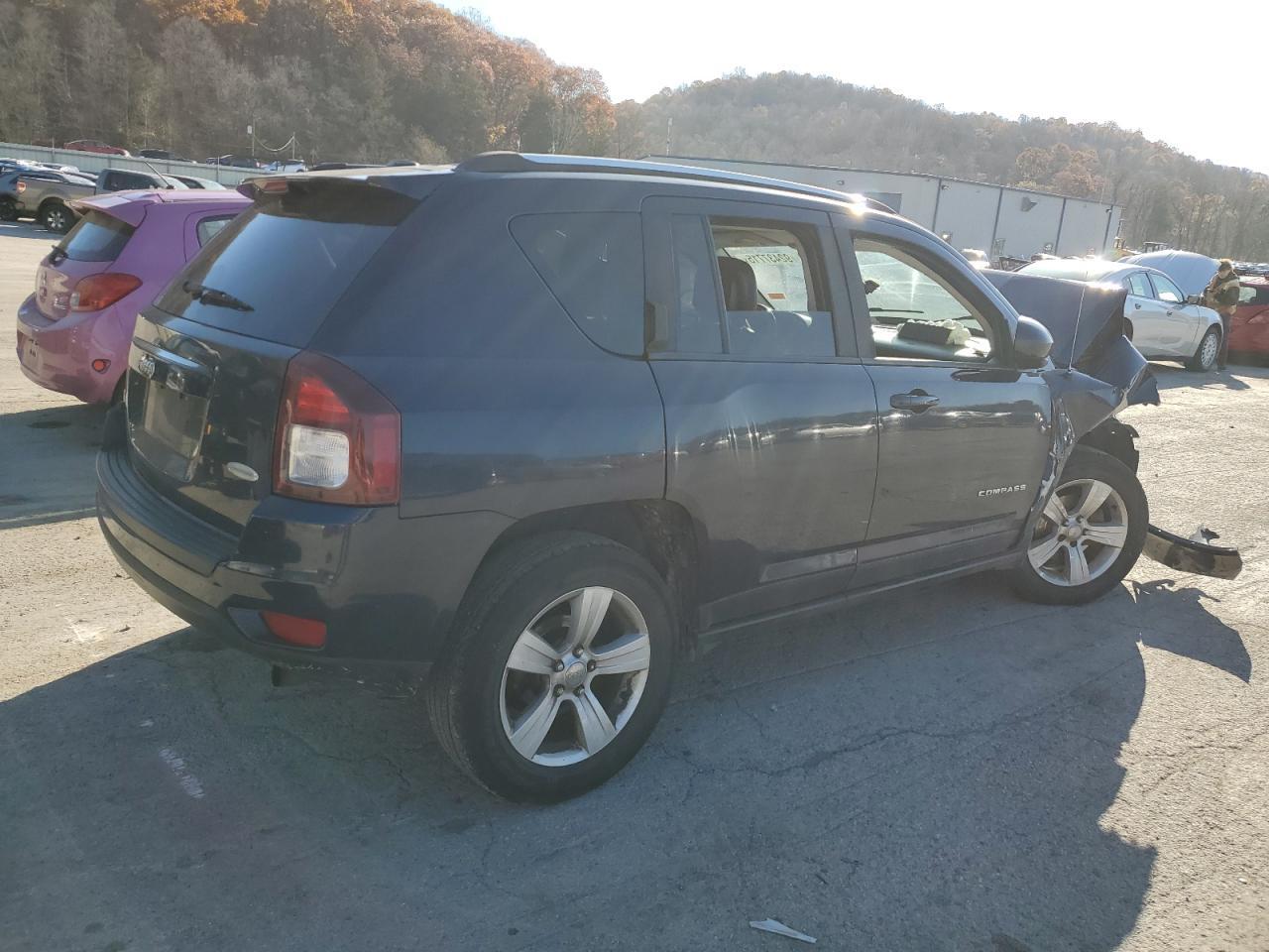 2014 Jeep Compass Latitude - Image 3