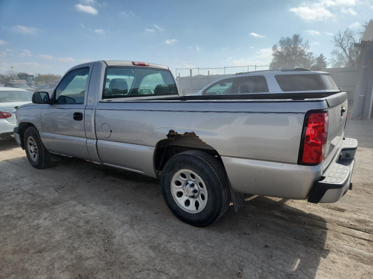 2005 Chevrolet Silverado C1500 - Фото 2