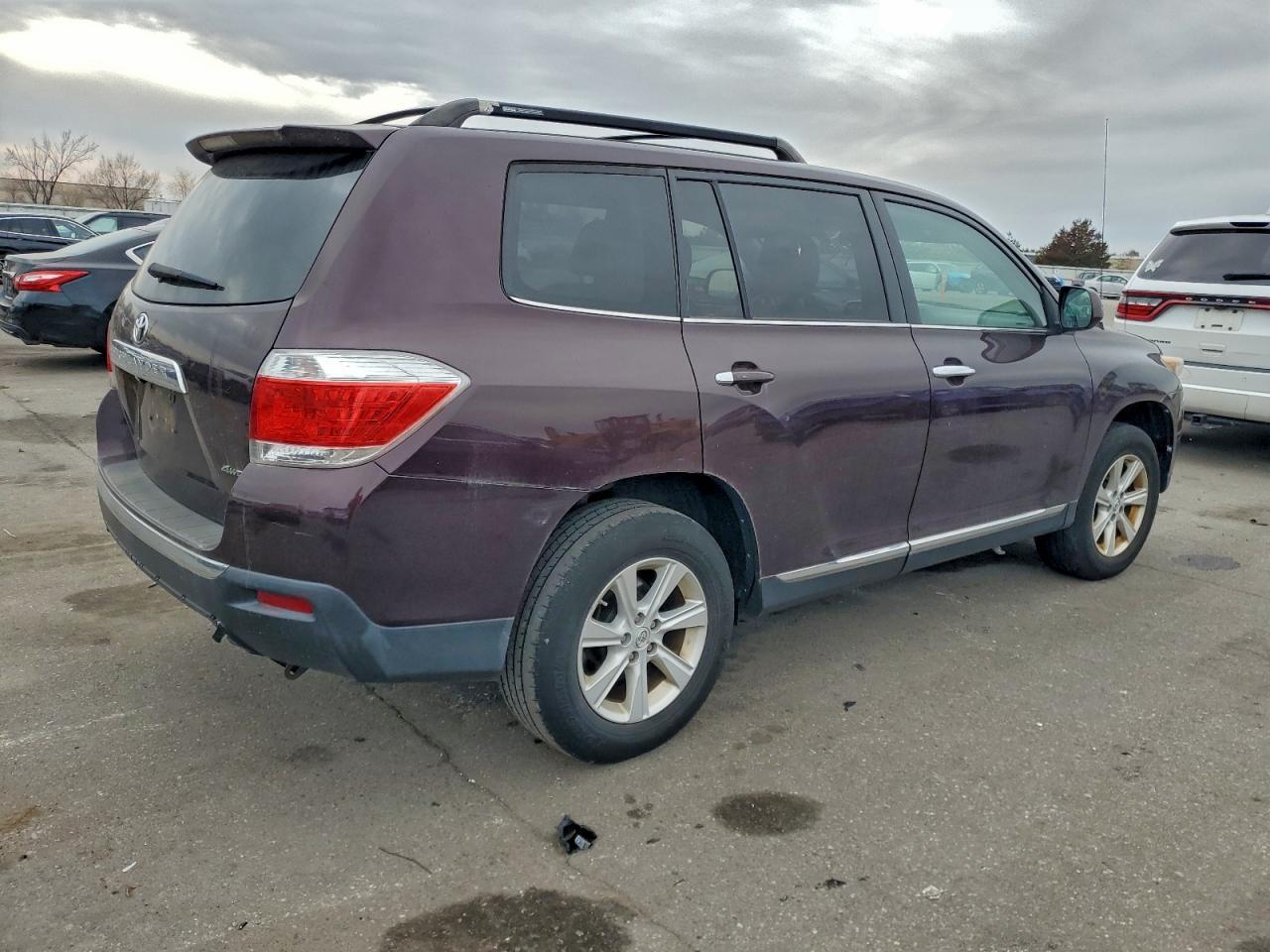 2011 Toyota Highlander Base - Фото 3