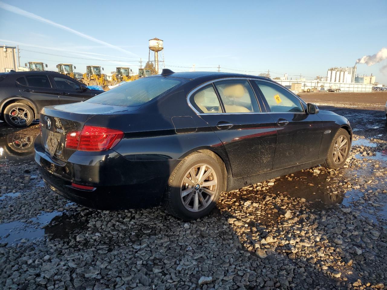 2016 BMW 528 Xi - Image 3