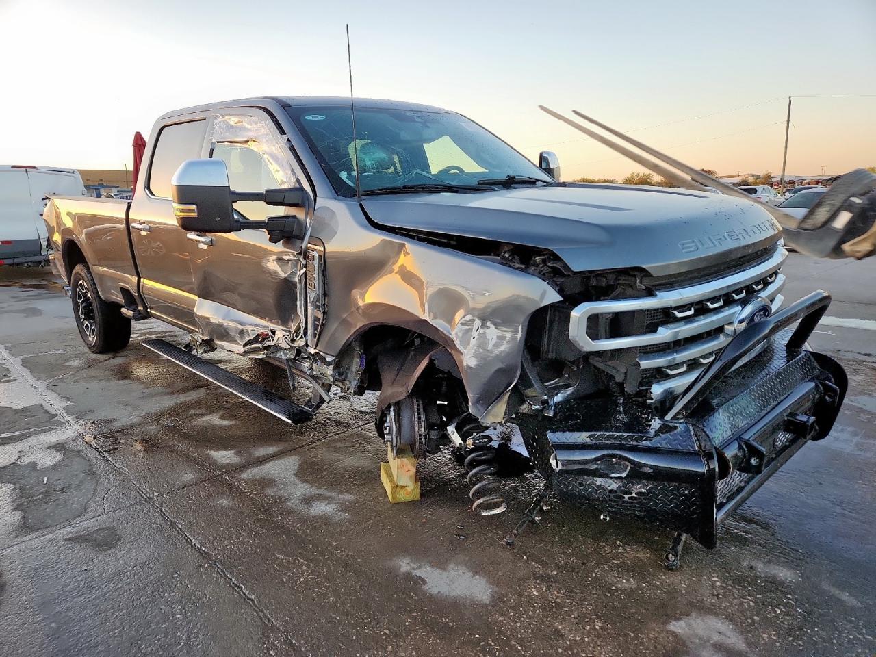 2024 Ford F350 Super Duty - Фото 4