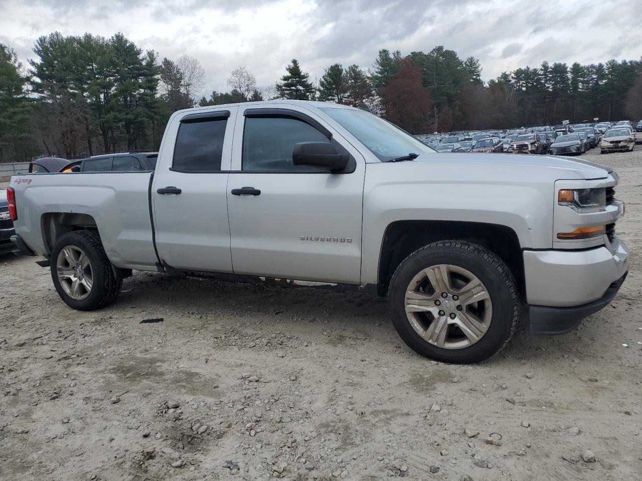 2016 Chevrolet Silverado K1500 Custom - Фото 4