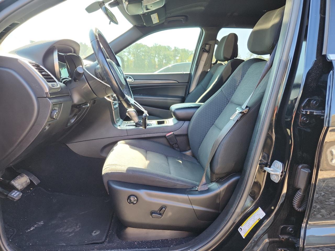 2020 Jeep Grand Cherokee Laredo - Image 7