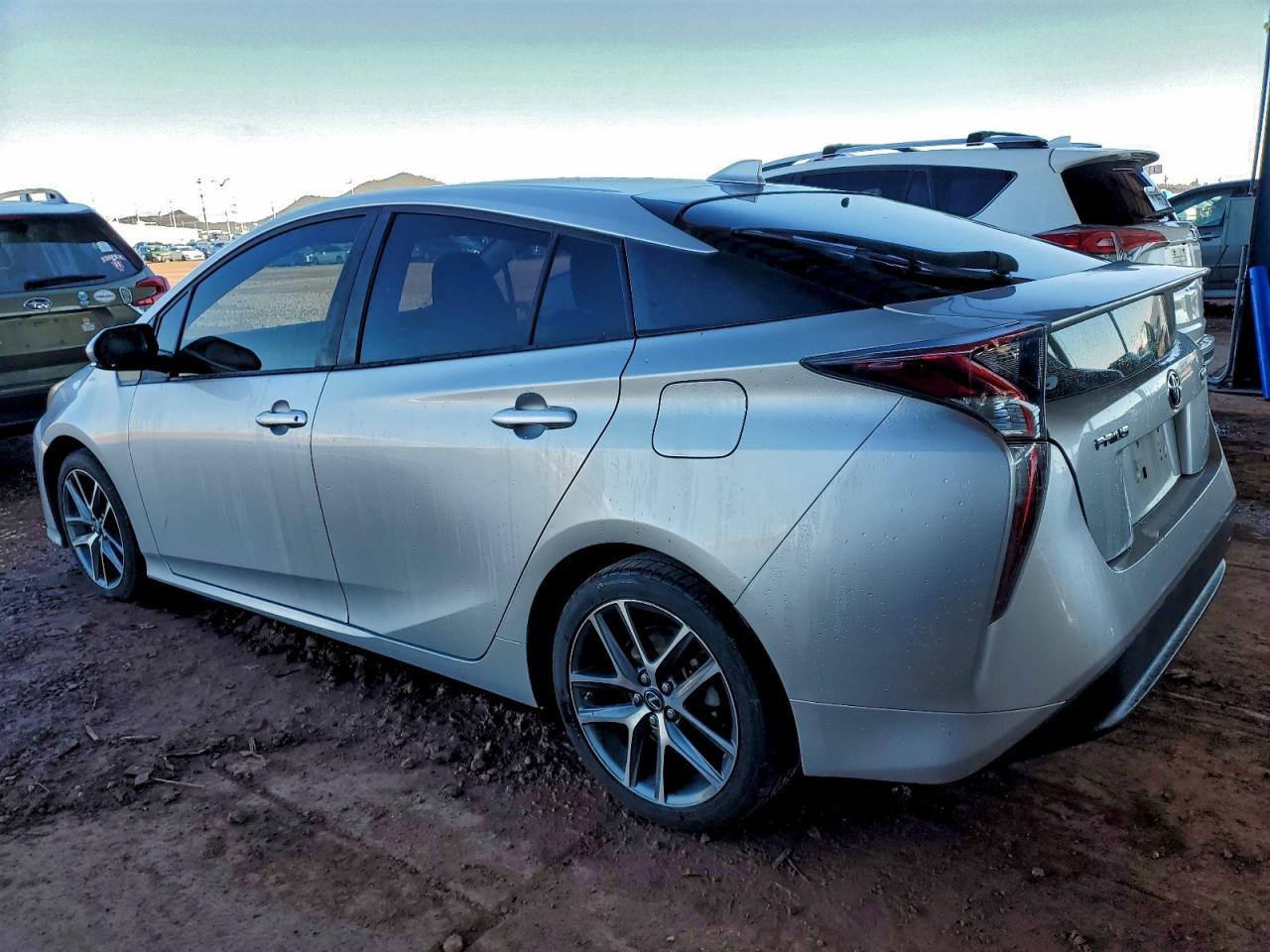 2016 Toyota Prius - Image 2