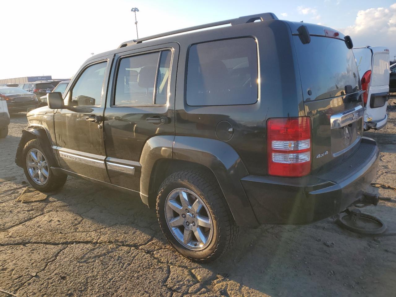 2012 Jeep Liberty Sport - Фото 2