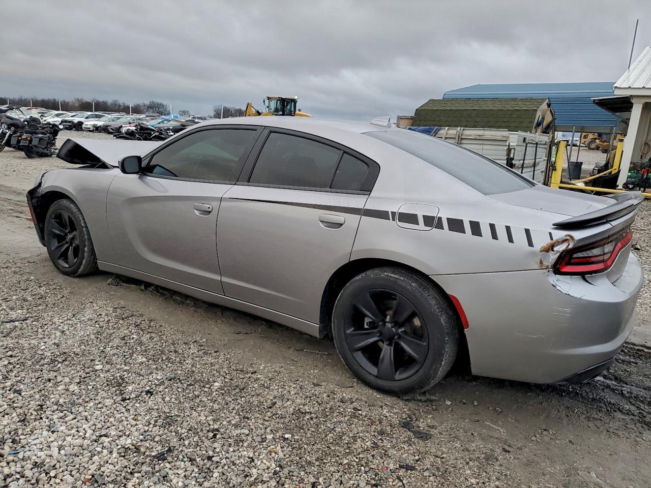 2017 Dodge Charger Sxt - Image 2