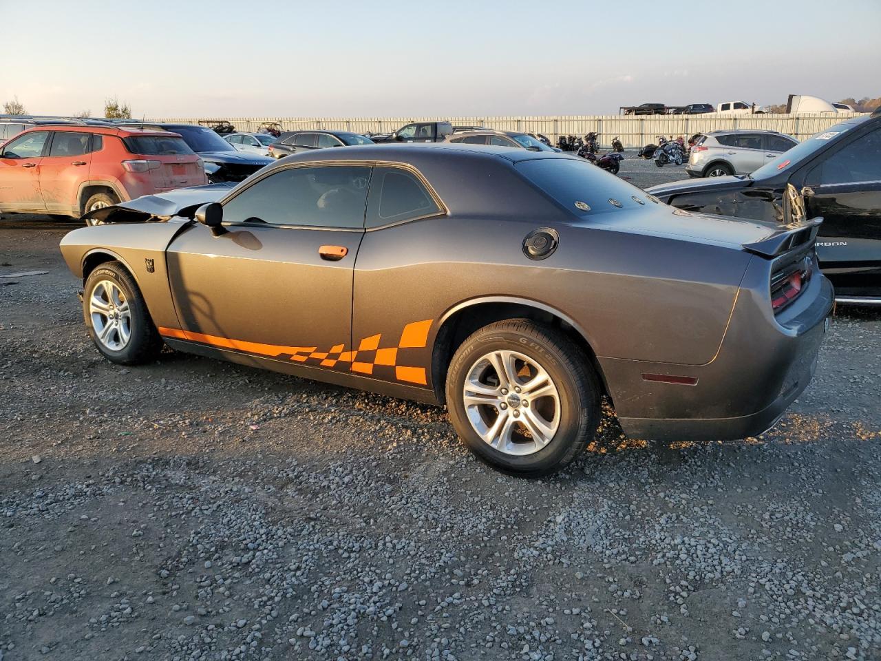 2019 Dodge Challenger Sxt - Фото 2