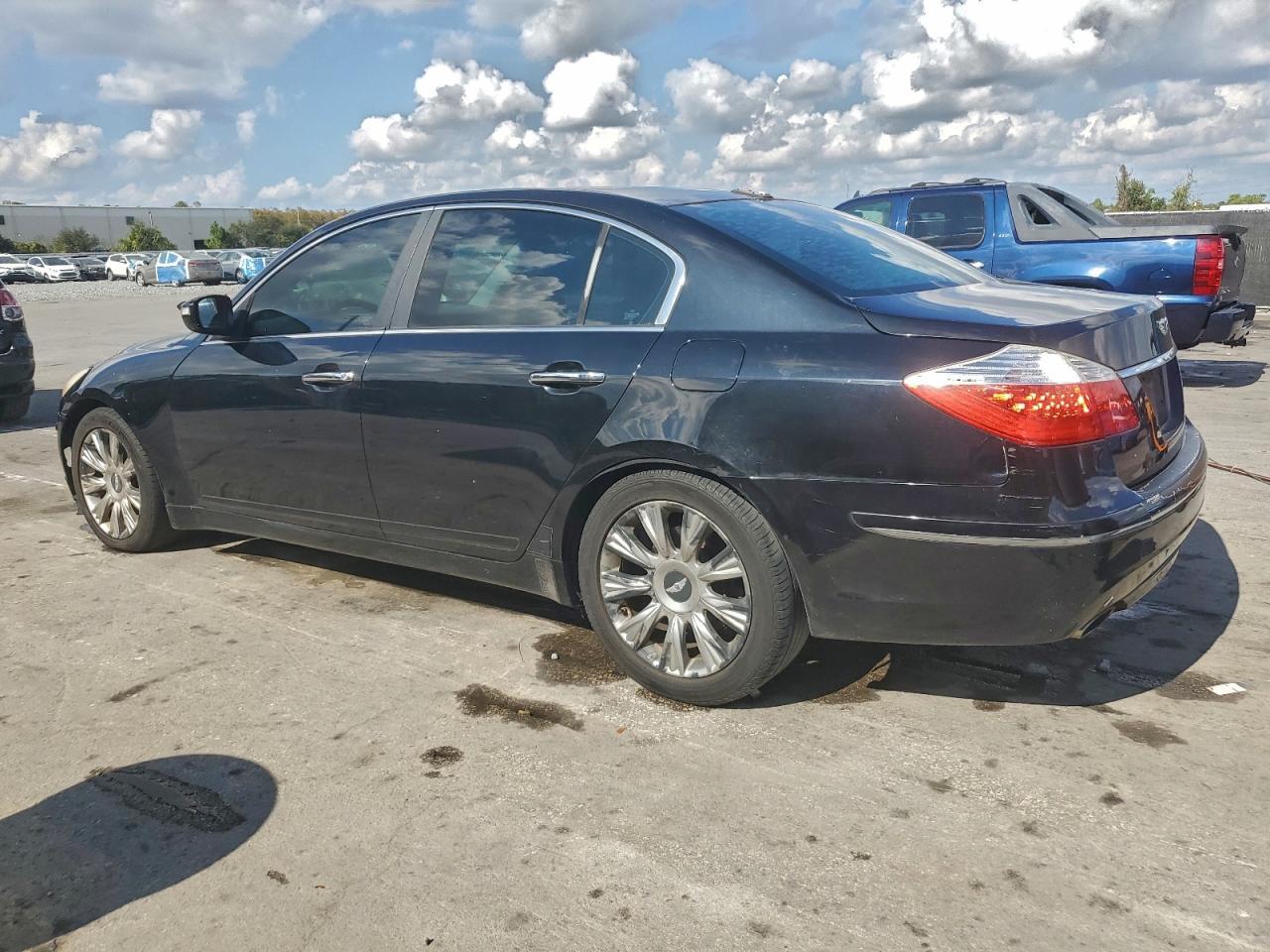 2011 Hyundai Genesis 3.8L V6 - Фото 2