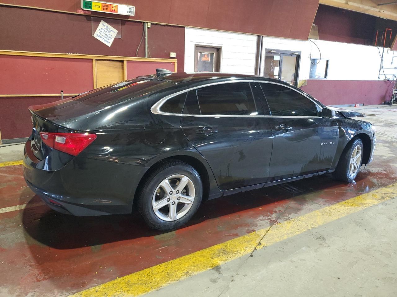 2022 Chevrolet Malibu Ls - Фото 3