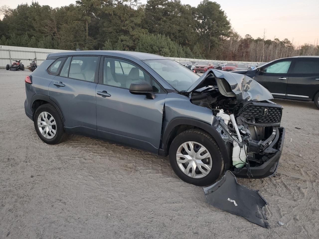 2023 Toyota Corolla Cross L - Фото 4