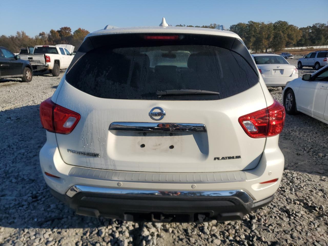 2020 Nissan Pathfinder Platinum - Image 6