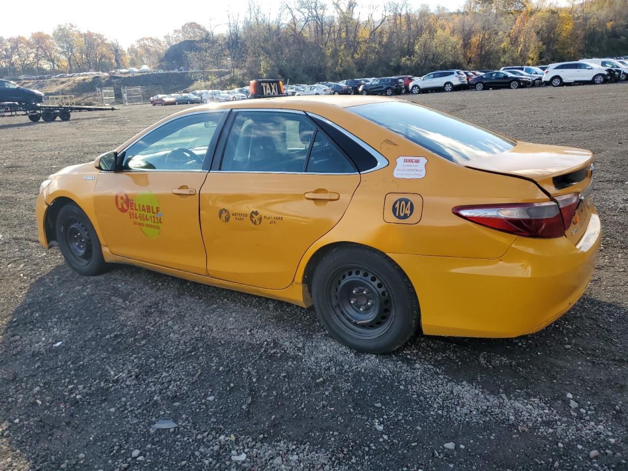 2015 Toyota Camry Hybrid - Фото 2