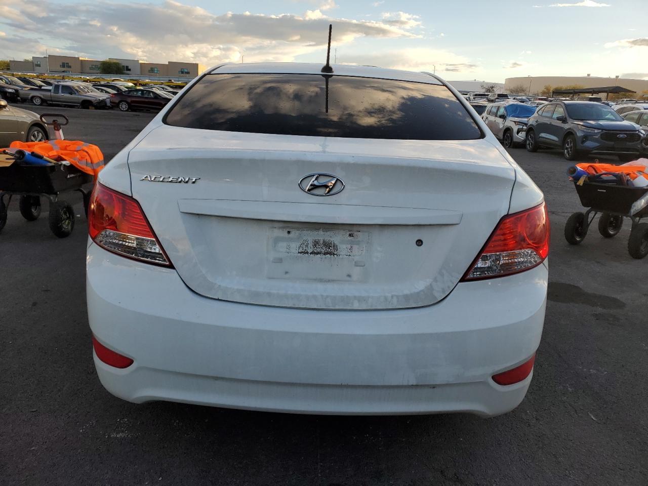 2012 Hyundai Accent Gls - Фото 6